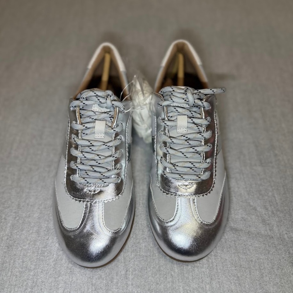 Lucky Brand Women Gray Silver Metallic Accent Leather Lace Up Sneakers Size 6M - Picture 2 of 7